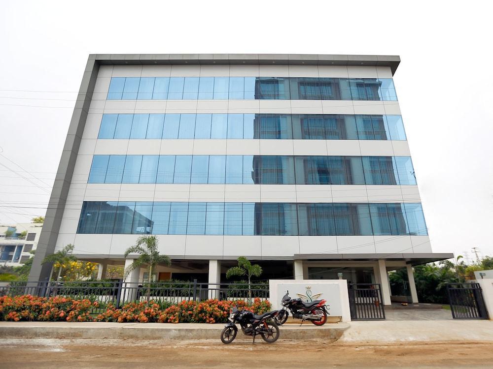 Fabhotel Syberitic Suites Gachibowli - Fully Vaccinated Staff Kondapur  Esterno foto