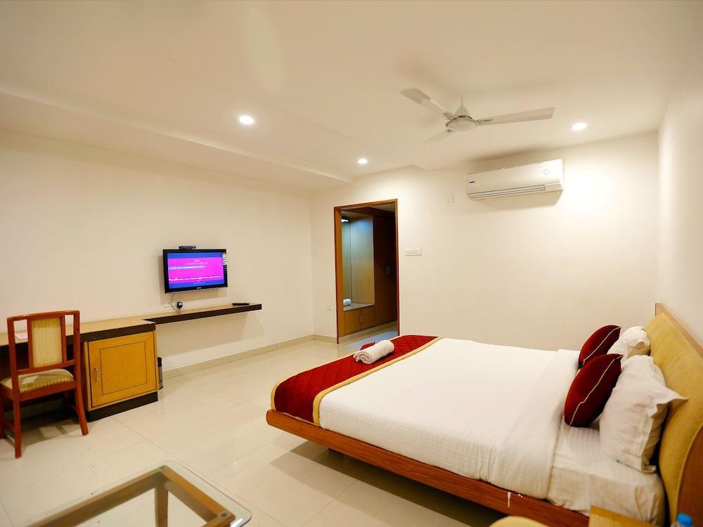 Fabhotel Syberitic Suites Gachibowli - Fully Vaccinated Staff Kondapur  Esterno foto