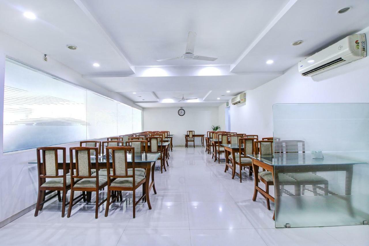 Fabhotel Syberitic Suites Gachibowli - Fully Vaccinated Staff Kondapur  Esterno foto