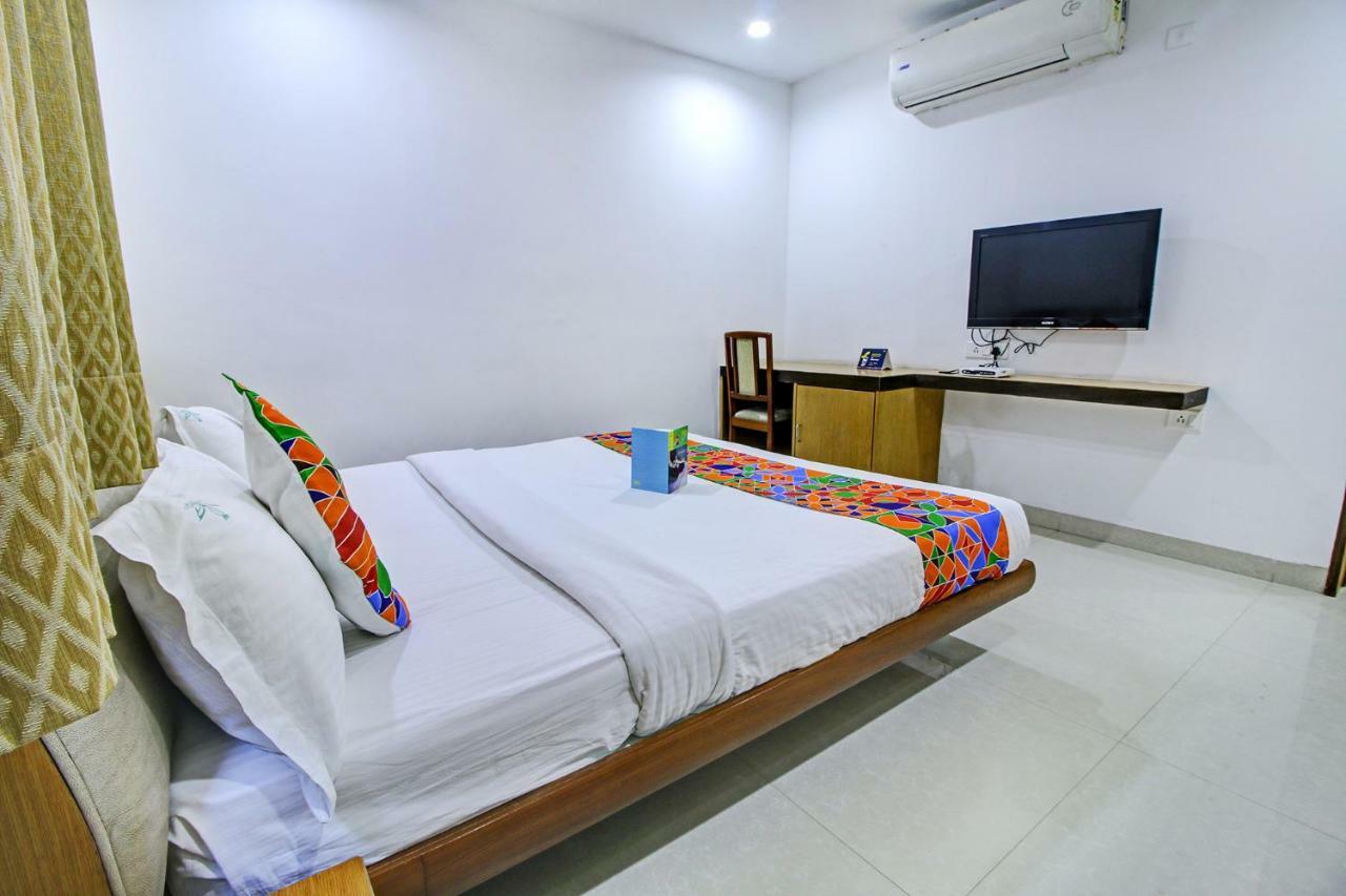 Fabhotel Syberitic Suites Gachibowli - Fully Vaccinated Staff Kondapur  Esterno foto