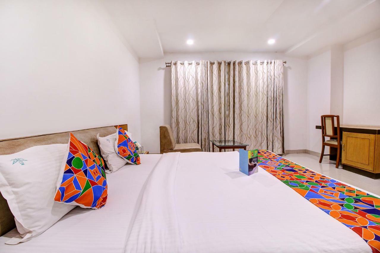 Fabhotel Syberitic Suites Gachibowli - Fully Vaccinated Staff Kondapur  Esterno foto
